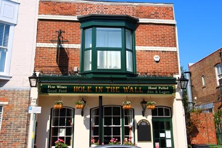Pubs in Southsea, The Hole In The Wall